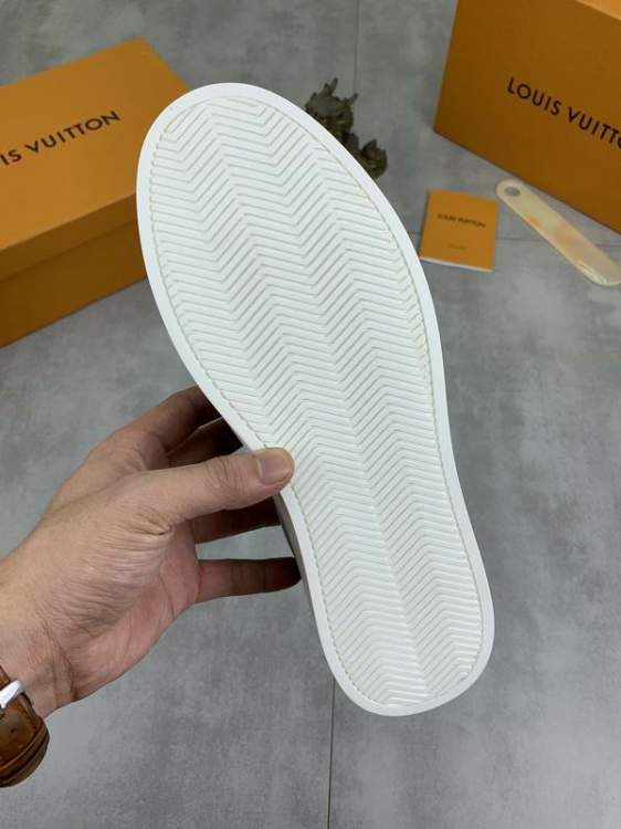 Picture of Louis Vuitton Shoes _SKULVsz38-44mnf100515457